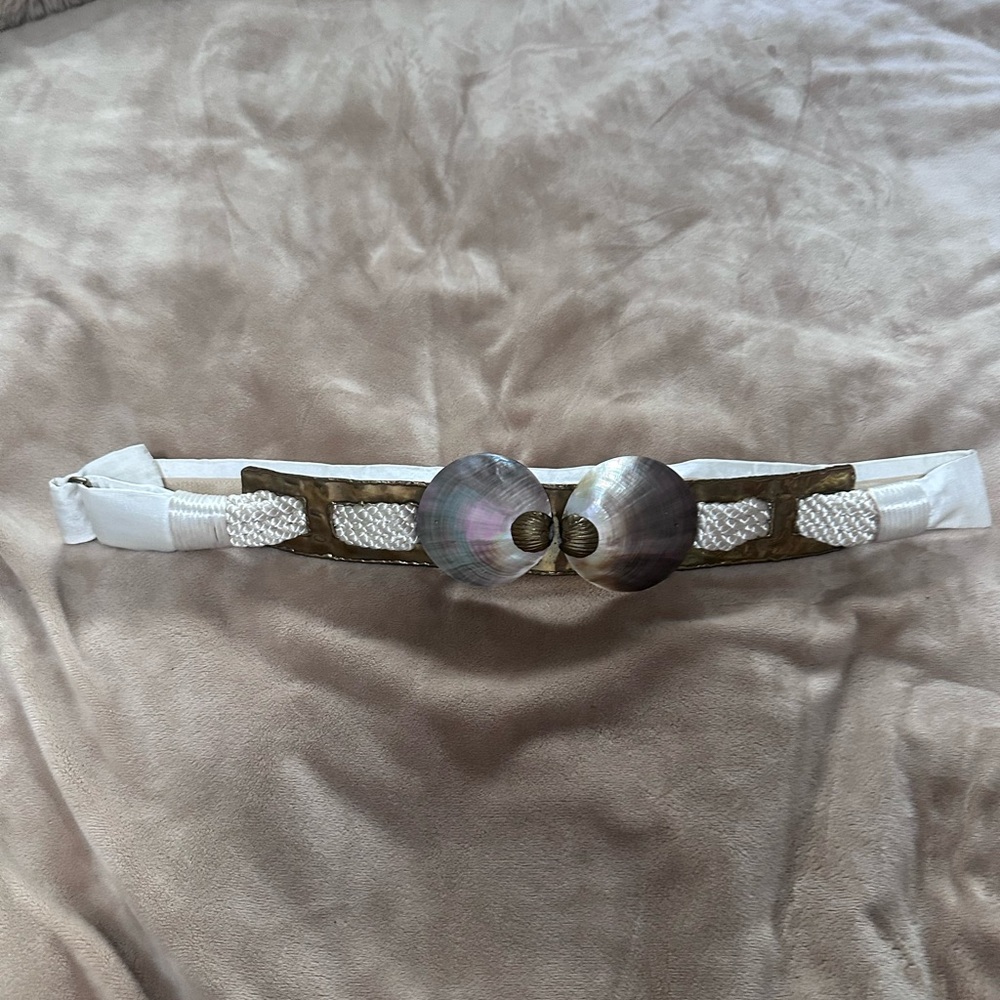 Elegant White and Gold Women's Shell Vintage Belt